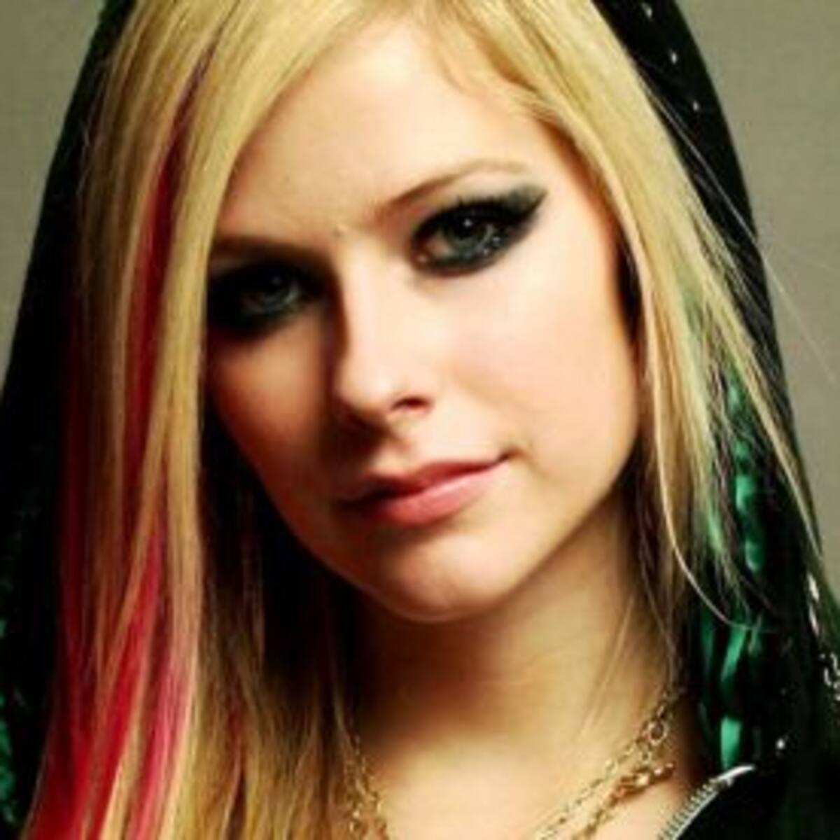 Avril Lavigne se separó... ¡por Instagram!
