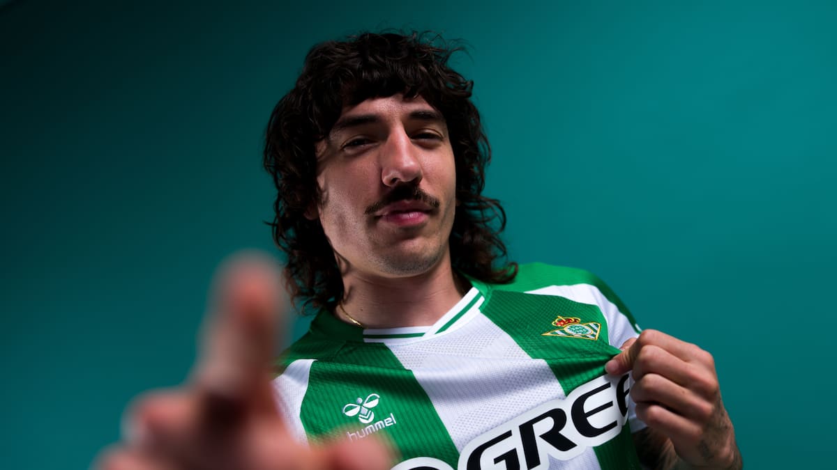 Héctor Bellerín confiesa la razón de rechazar el papel que habían escrito los Javis para él en 'La bola negra': "Me parecía intrusismo laboral"
