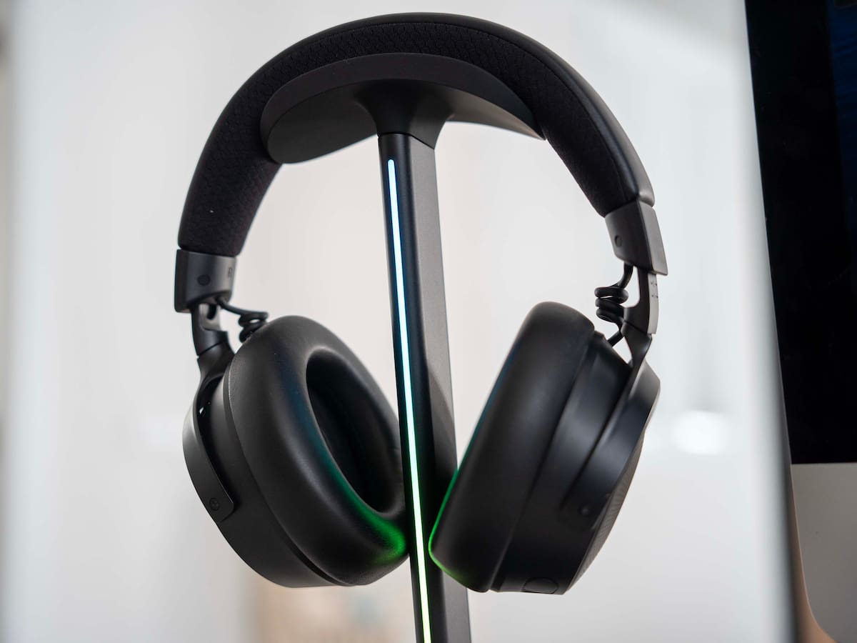 Razer Base Station V3 Chroma: si sigues dejando los auriculares tirados en la mesa, lo estás haciendo mal