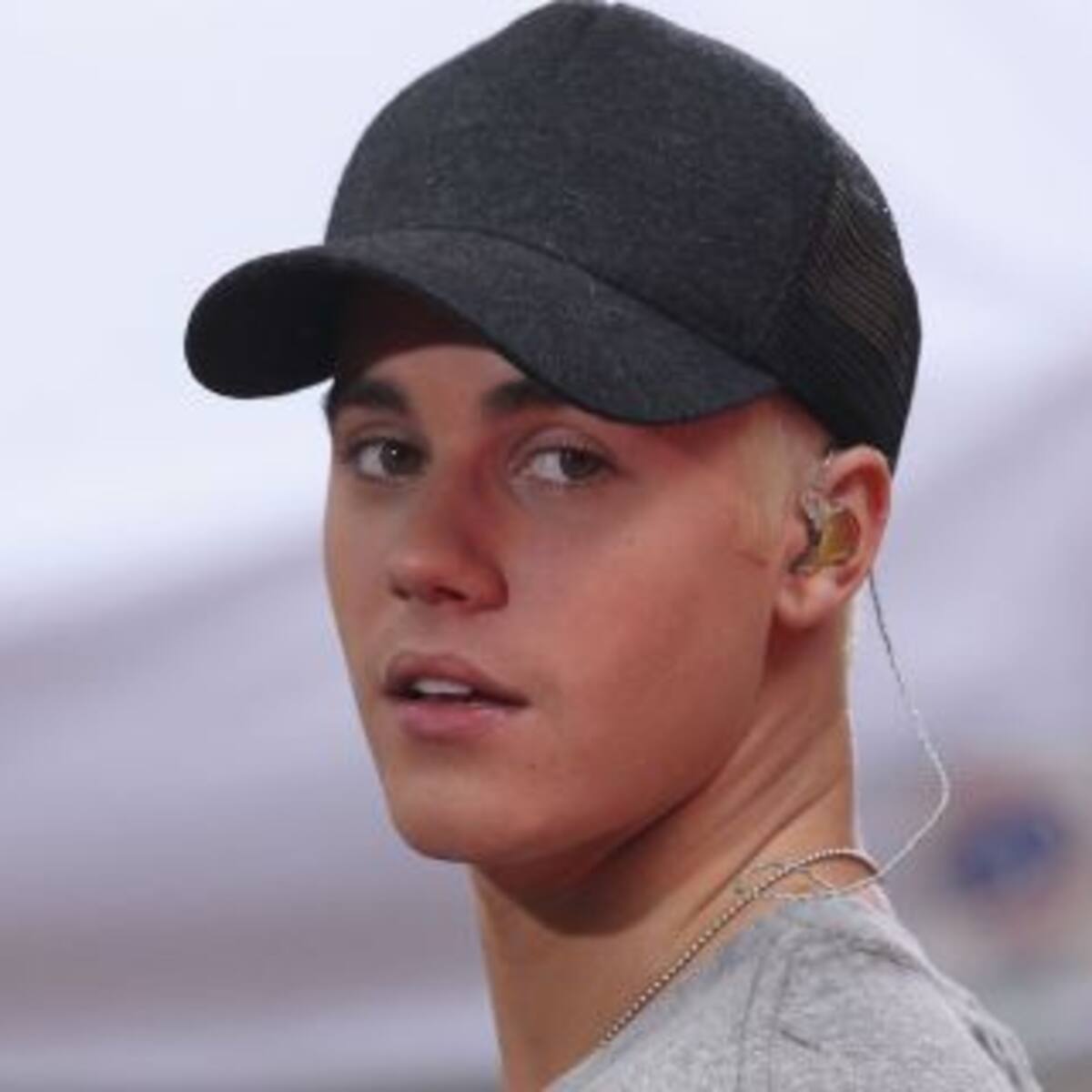 Justin Bieber sorprendió a sus fans con un show en la calle