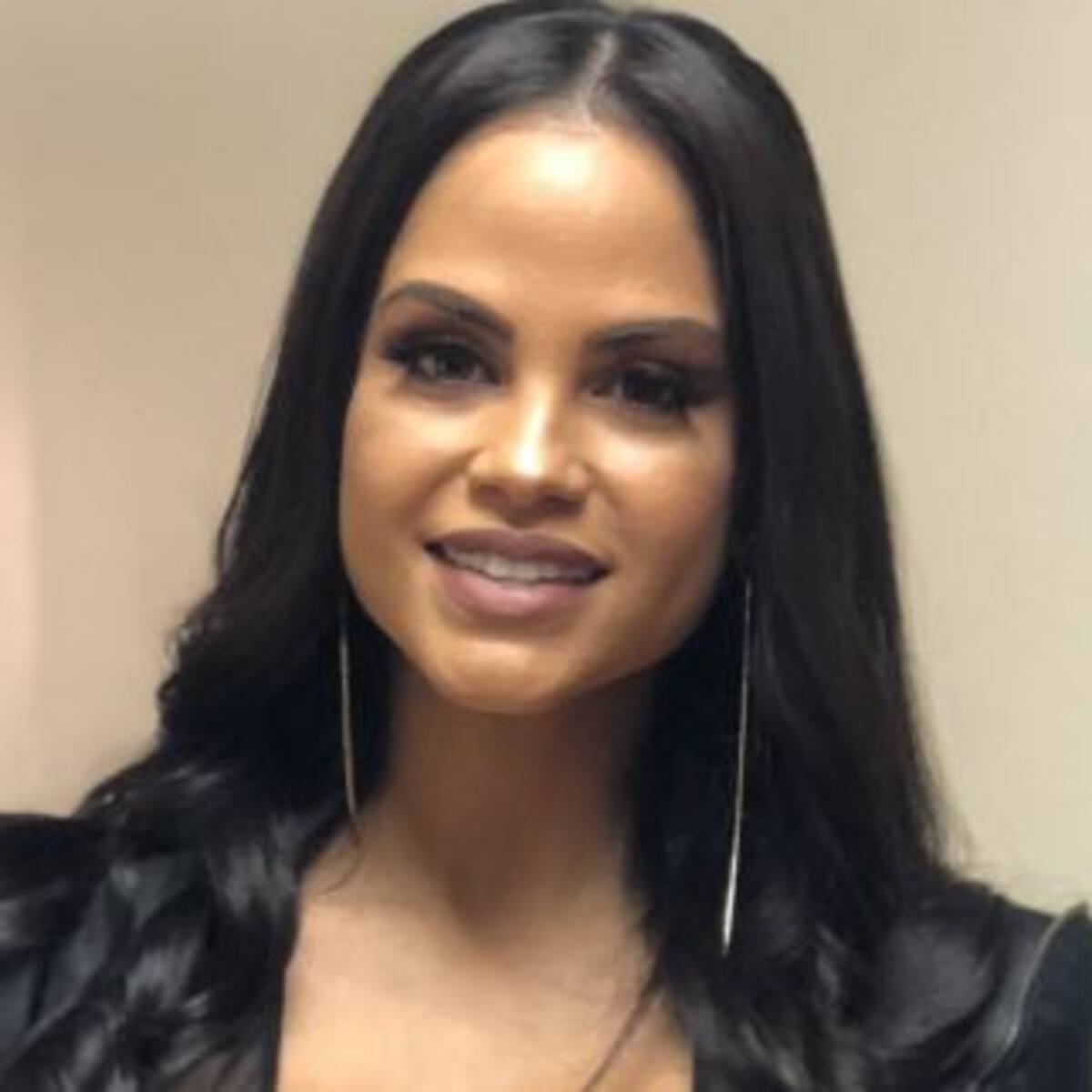 Critican a Natti Natasha por polémico video con su hija
