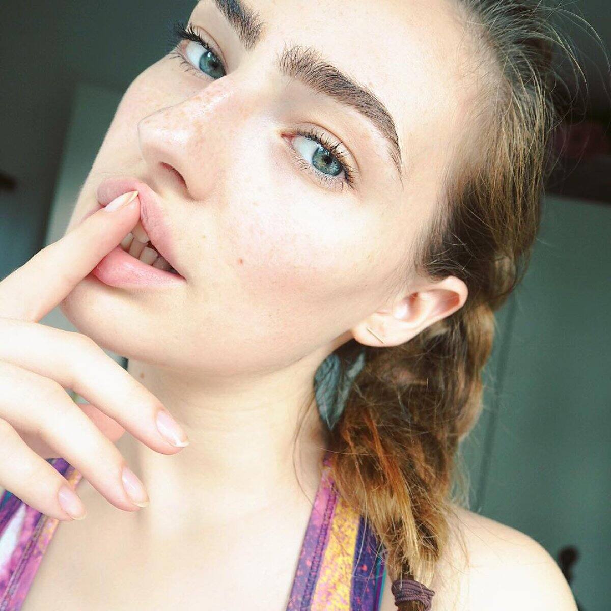 #Fingermouthing