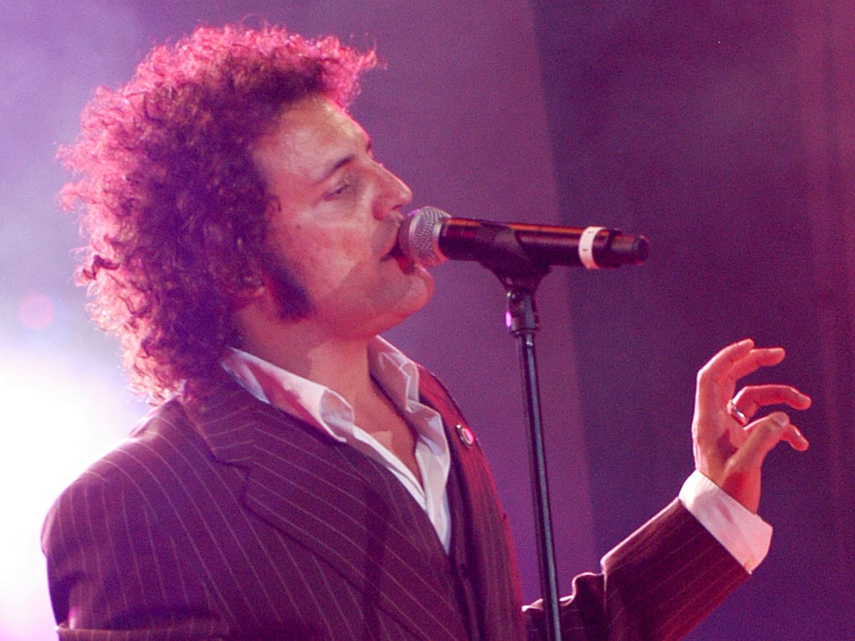 Veinticinco años de ‘Sin enchufe’: cuando M-Clan desenchufó el amplificador… y se enchufó a la historia