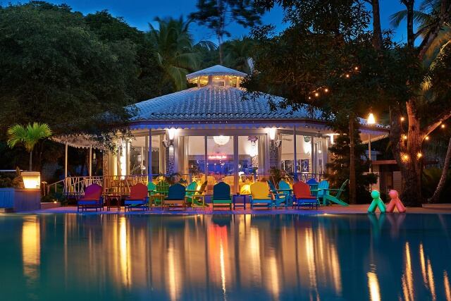 Hotel 5 estrellas: El Otro Lado