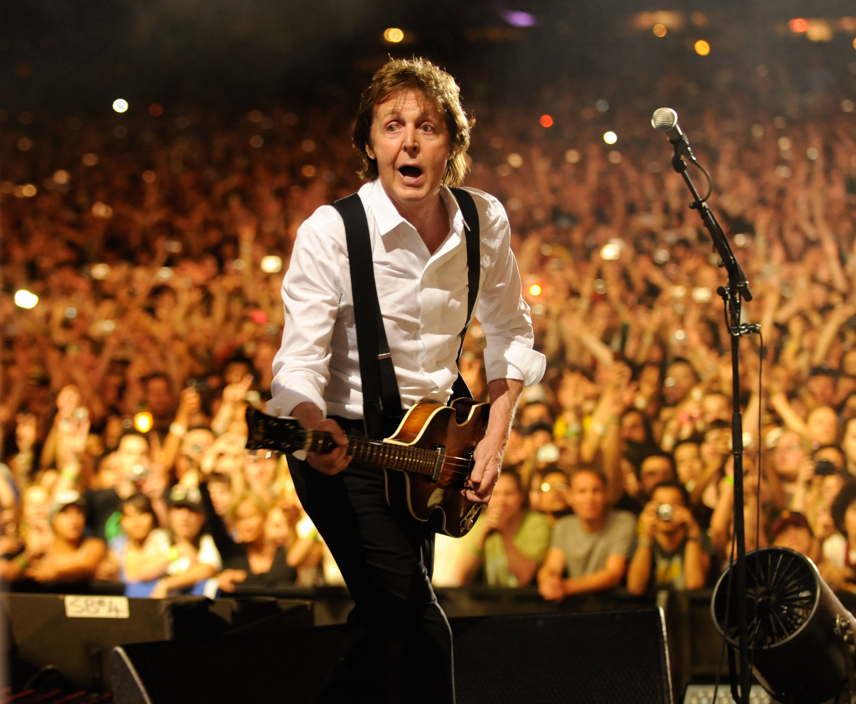 PALM DESERT, CA - 17 DE ABRIL: Paul McCartney se presenta en el Festival de Música y Artes de Coachella en el Empire Polo Field el 17 de abril de 2009 en Palm Desert, California. *Exclusiva* (Foto de Kevin Mazur/MPL/WireImage para MPL)