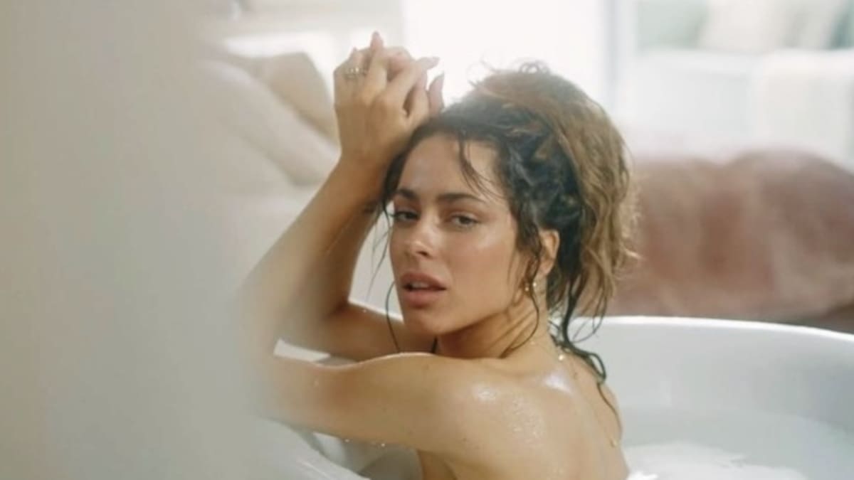 Tini lanza "Ella dice" junto a Khea