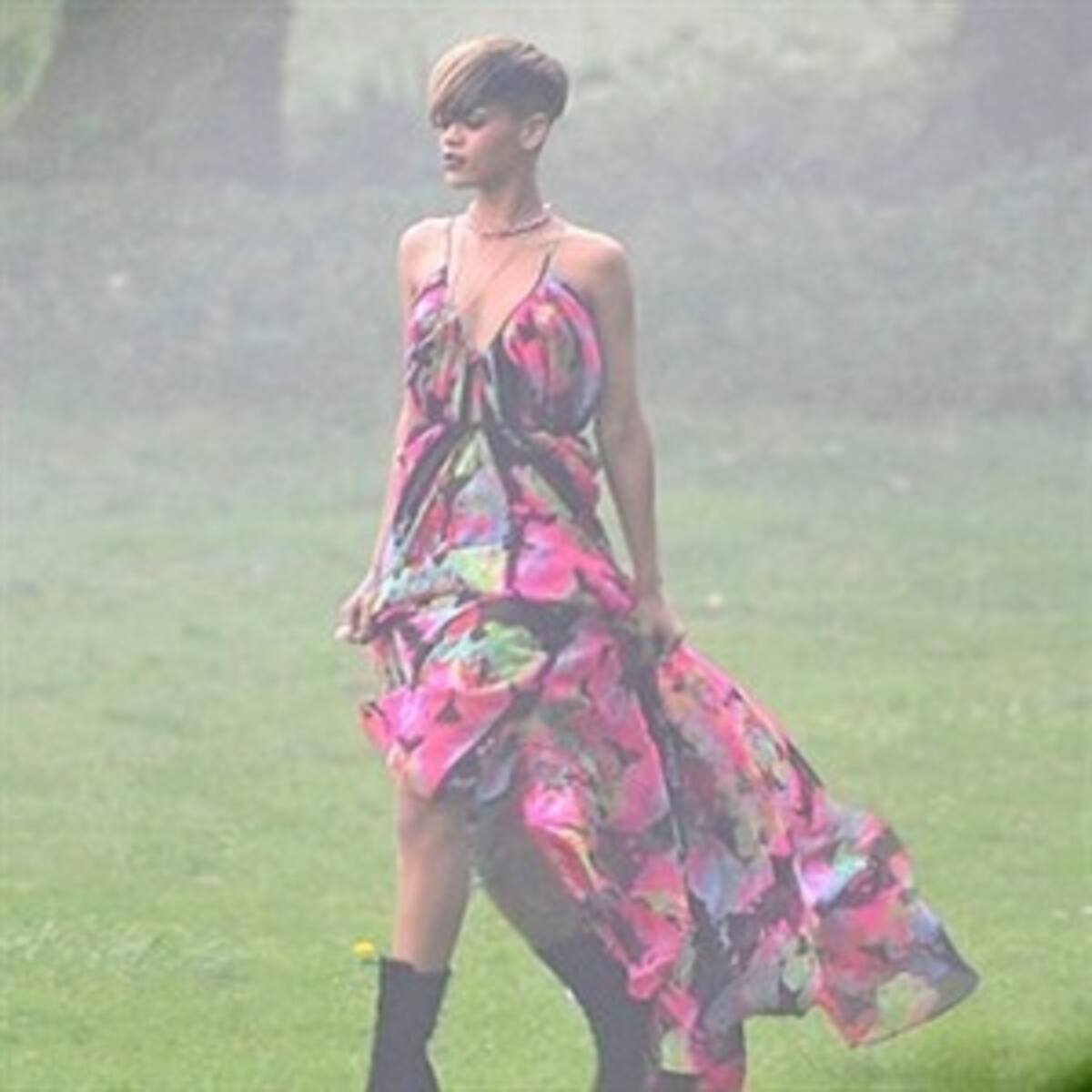 Rihanna publica una foto de su pelo chamuscado en Twitter