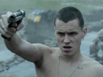 Arón Piper: “Élite te da la tabla de surf y la ola, pero no te enseña a surfear”