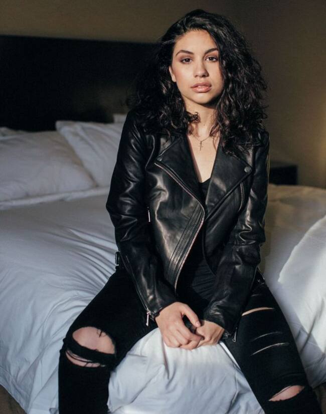 Alessia Cara: no le gustan las fiestas.