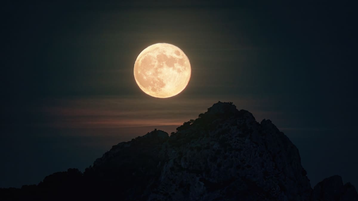 Cuándo es la Luna llena de septiembre 2026: a qué hora y dónde ver la Luna de la cosecha hoy en España