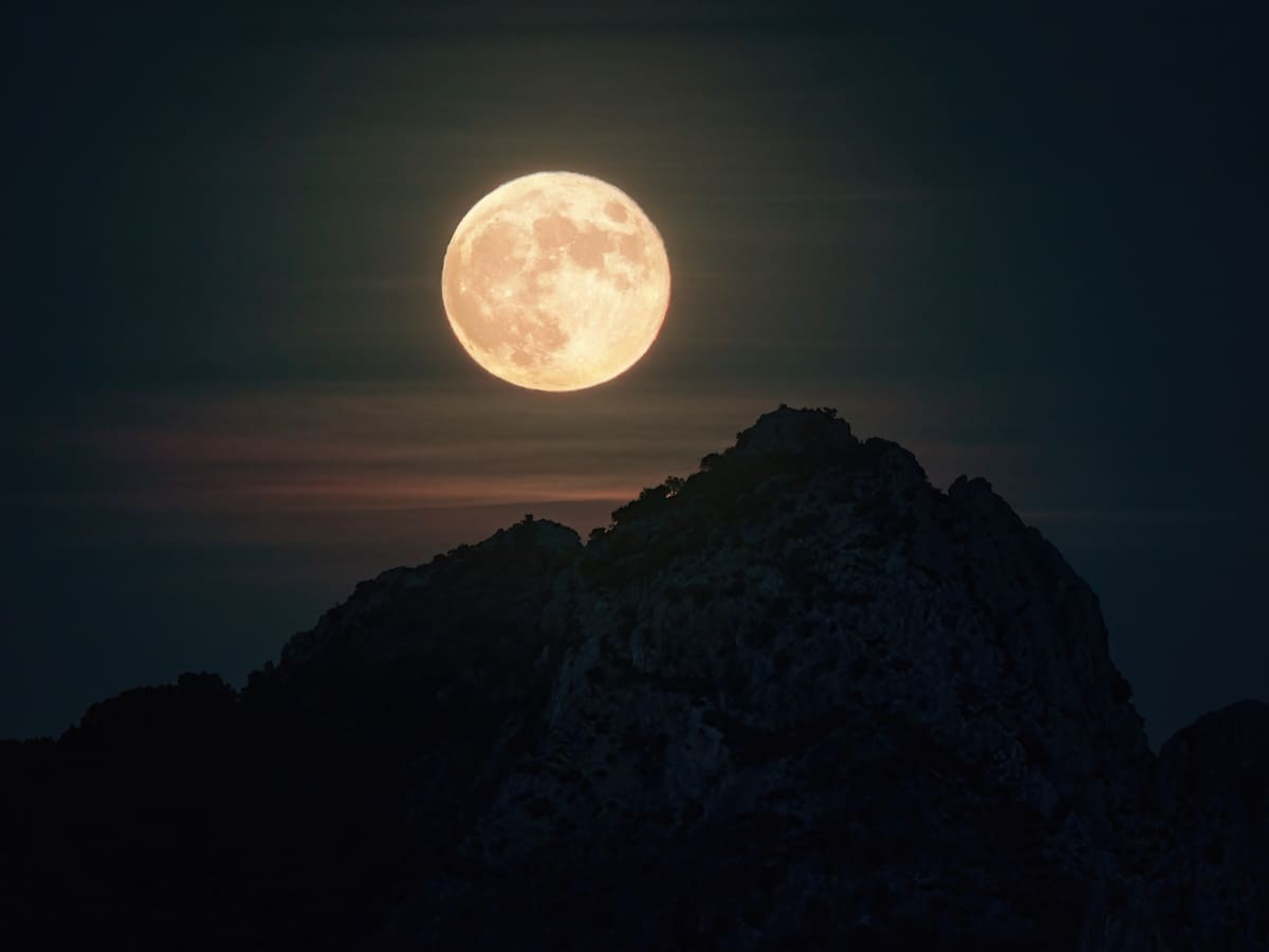 Cuándo es la Luna llena de septiembre 2026: a qué hora y dónde ver la Luna de la cosecha hoy en España