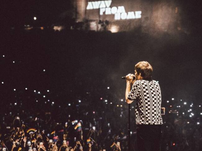 Desde banderas, hasta castillos: en el Away From Home no faltó de nada.