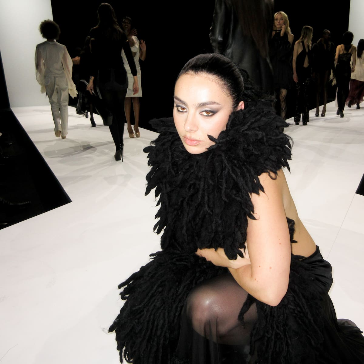 Ya hemos escuchado ‘Music, Fashion, Film’, el nuevo disco de Charli XCX... y tenemos algo que decir