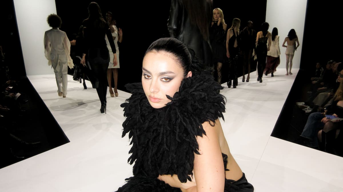 Ya hemos escuchado ‘Music, Fashion, Film’, el nuevo disco de Charli XCX... y tenemos algo que decir