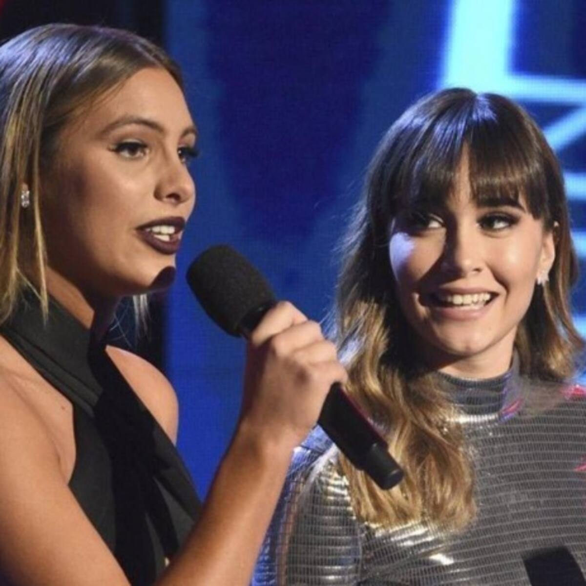 Teléfono Remix de Aitana junto a Lele