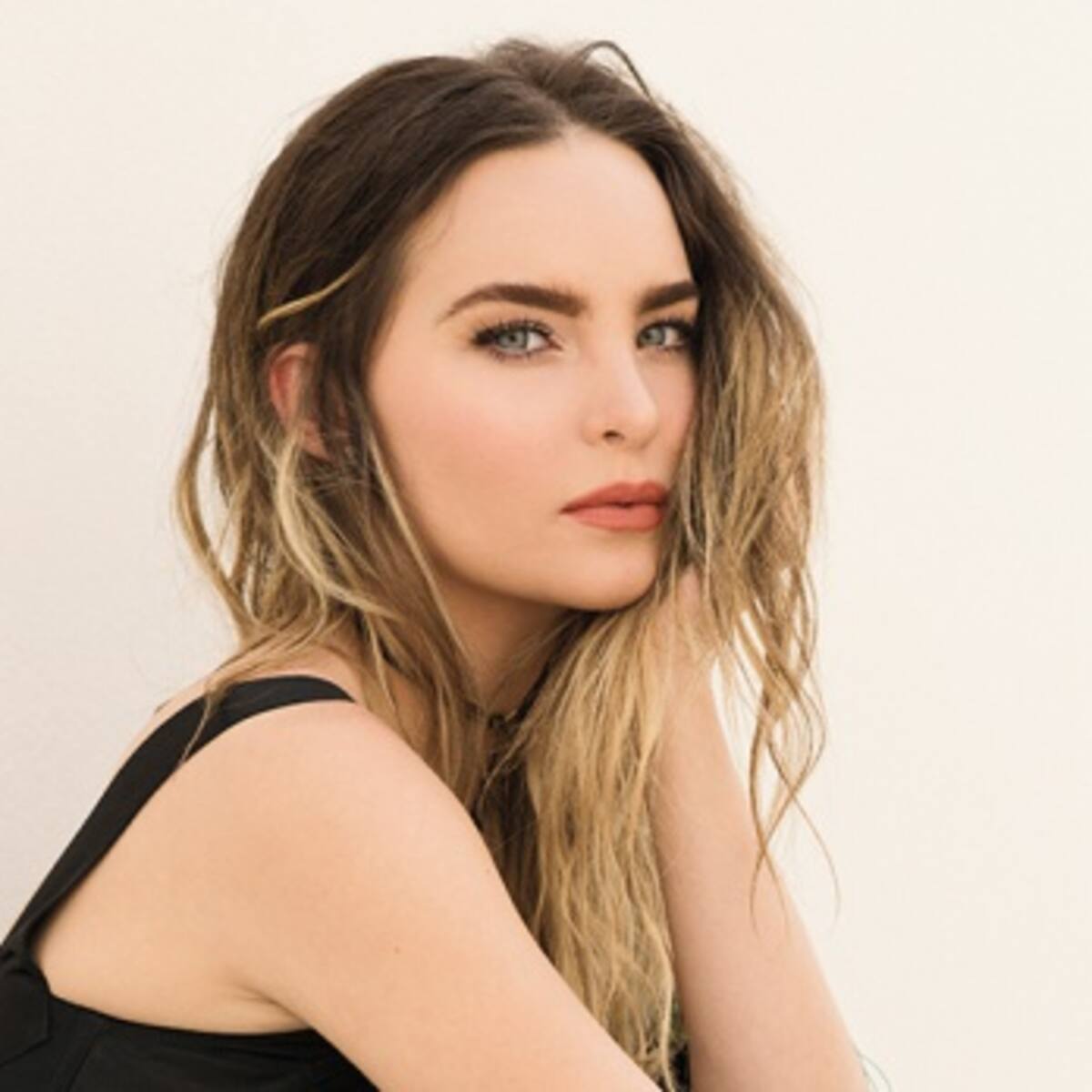 Fotografía de Belinda sin maquillaje mueve redes sociales