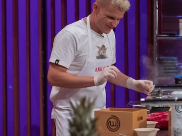 QUEJAS A ‘MASTERCHEF CELEBRITY’ POR PRESIONAR A ARKANO: “¿TE GUSTA LA CARNE O EL PESCADO?”