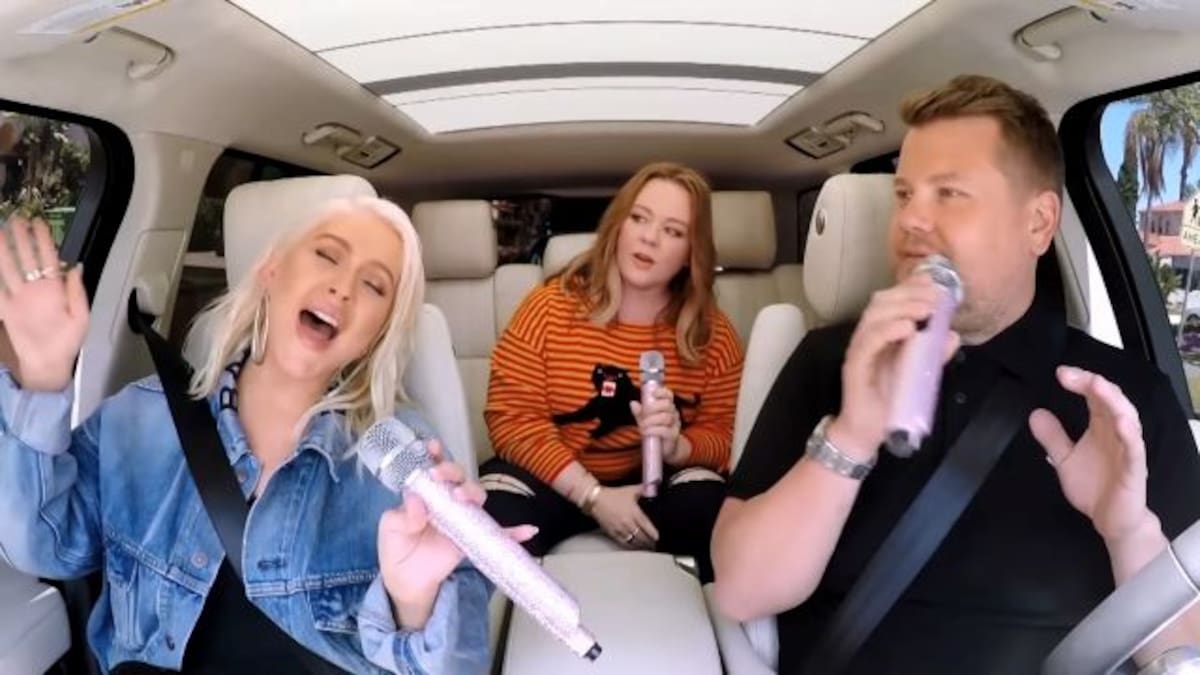 Christina Aguilera canta sus grandes éxitos con James Corden