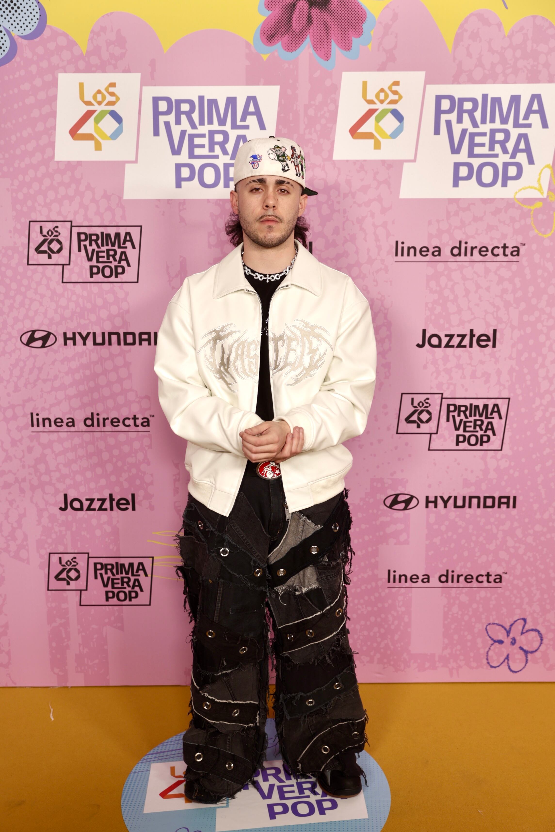 Esta primavera tan lluviosa, ha sido Soge Culebra el que nos ha traído un Rayo de Luz. Un pantalón oversize más que añadir al gran catálogo que nos ha ofrecido esta alfombra.