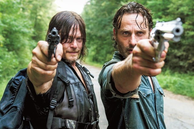 Norman y Rick Grimes en la serie