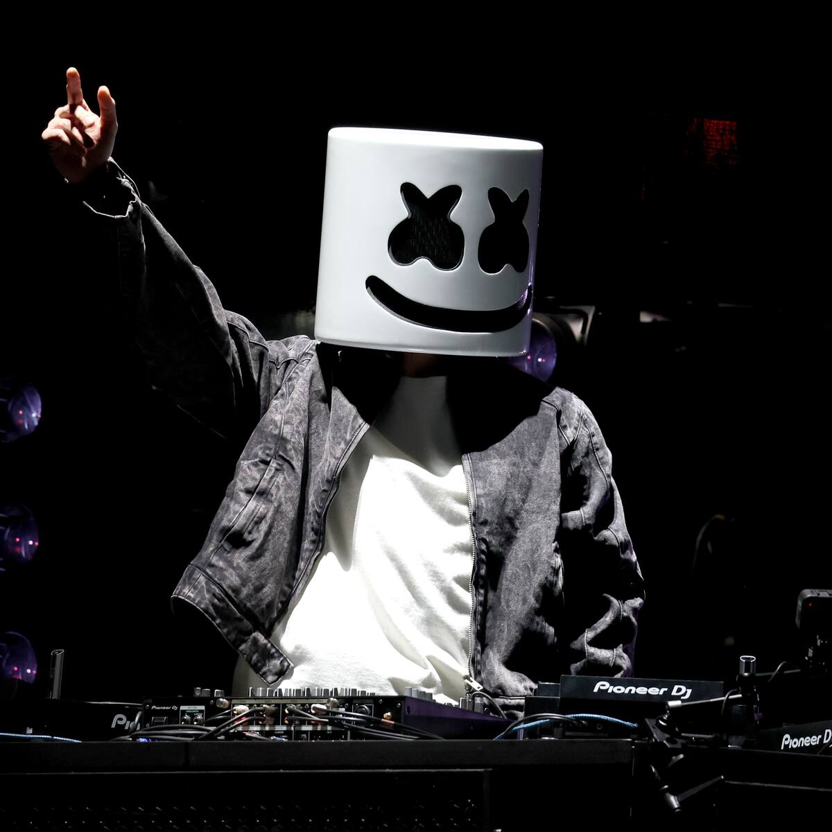 Marshmello y el misterio que azotó la industria musical durante años: ¿quién estaba detrás de la máscara?