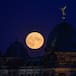Rituales para atraer la suerte con la Superluna Azul, la segunda luna llena de agosto