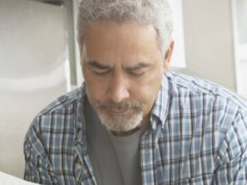 Los trucos que la OCU recomienda para pagar menos en el recibo de la luz