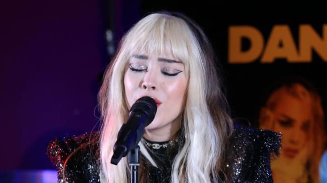 Danna Paola en LOS40 Stage