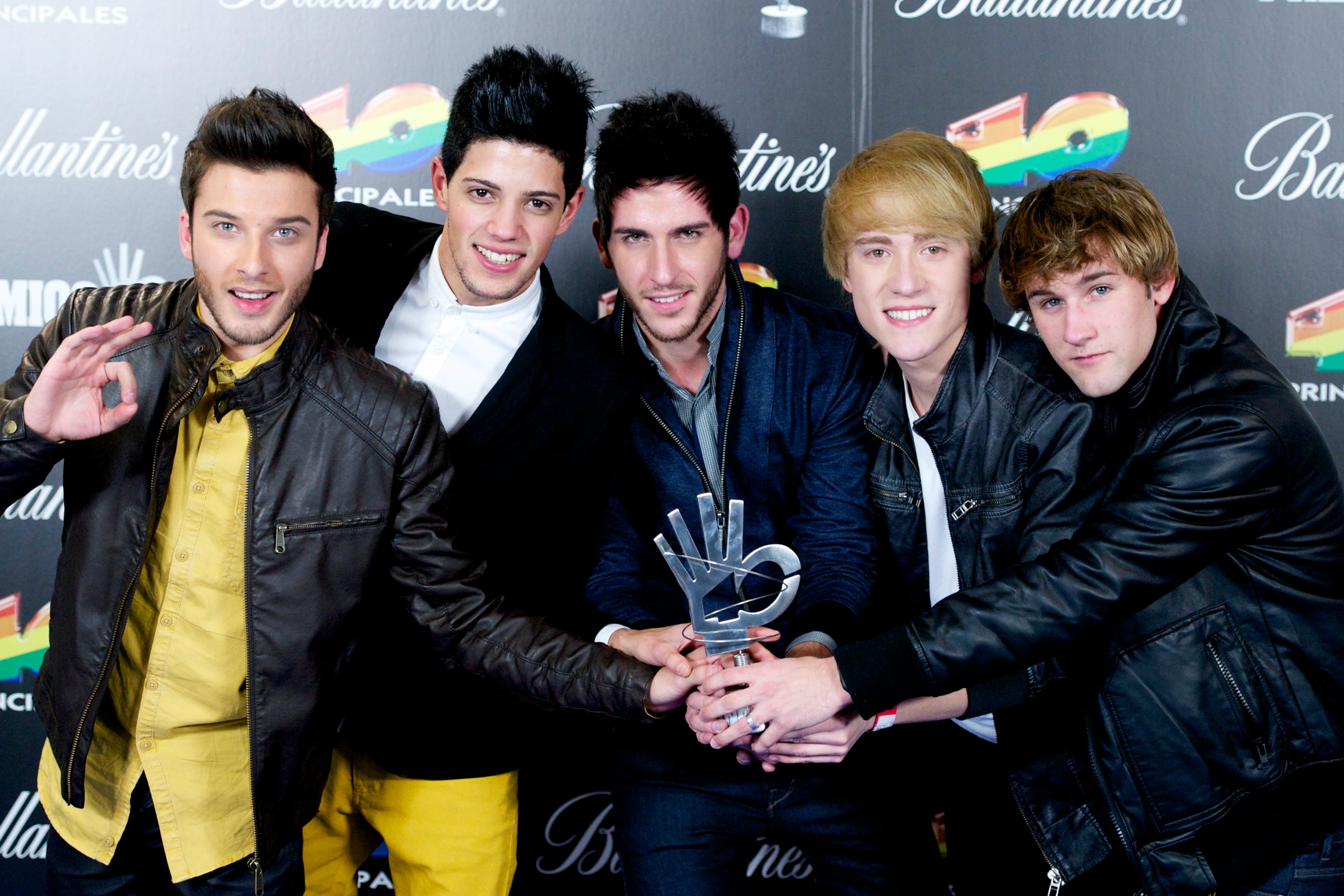 Los miembros de Auryn reciben un premio en Los 40 Music Awards de 2023