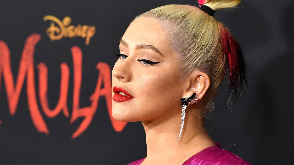 Asi suena la Christina Aguilera de Mulán