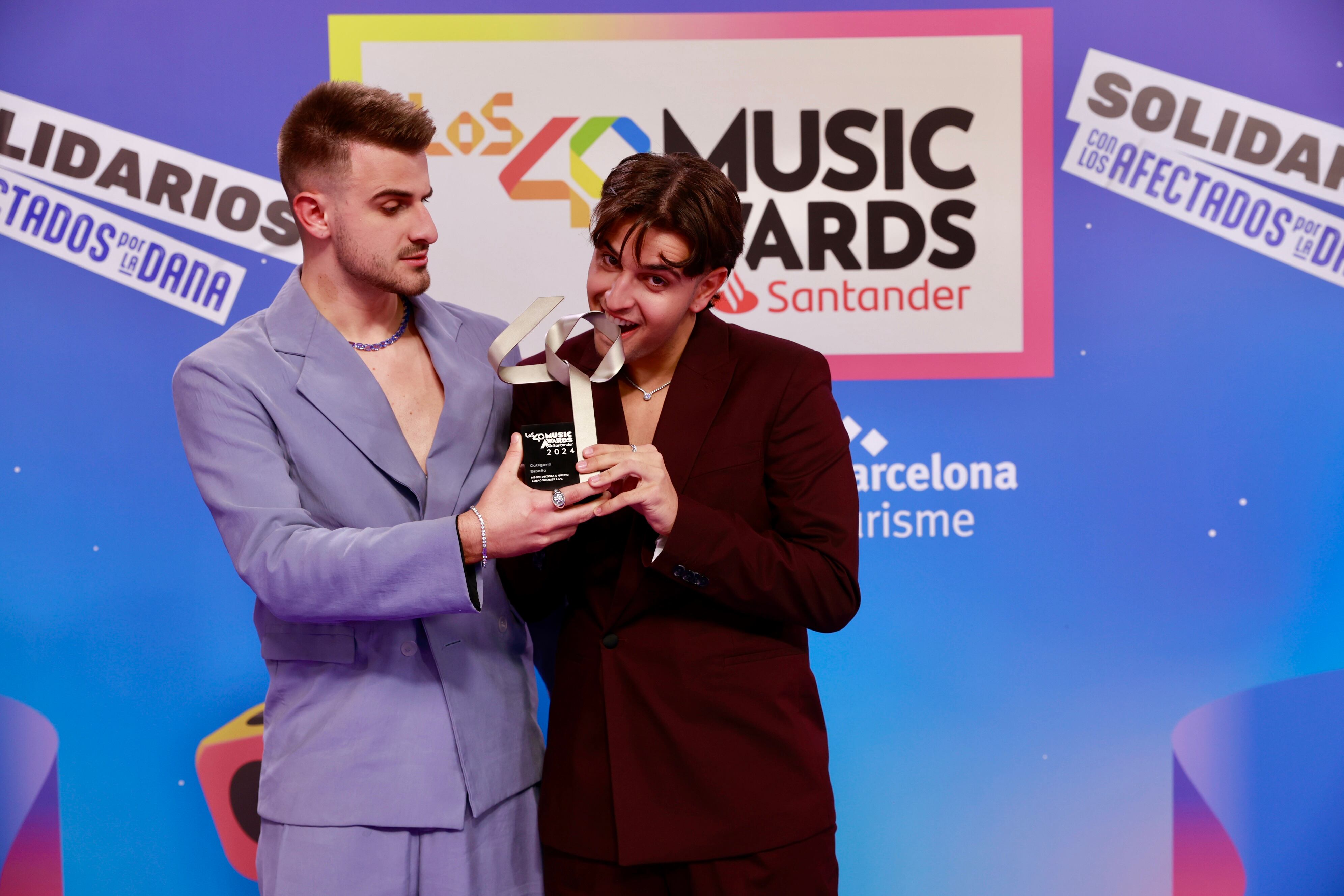 Adexe & Nau, ganadores de LOS40 Music Awards Santander 2024 a Mejor Artista LOS40 Summer Live en Categoría España