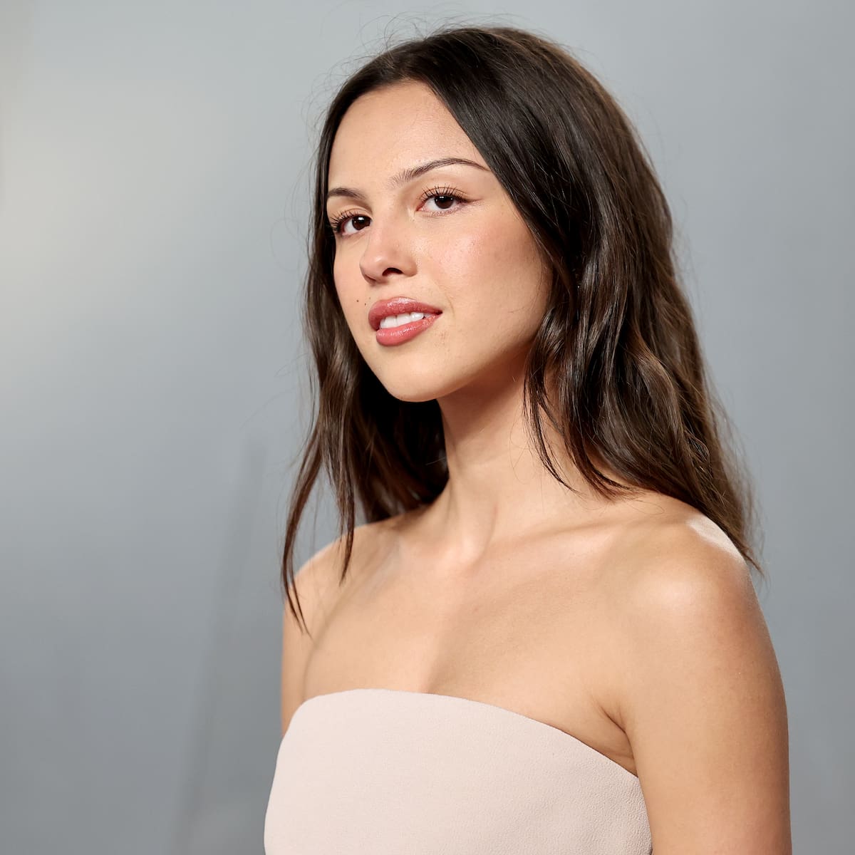 La luna rosa, el "amor" y la repetición de una palabra: Los fans de Olivia Rodrigo intentan descifrar nuevas pistas sobre su tercer disco