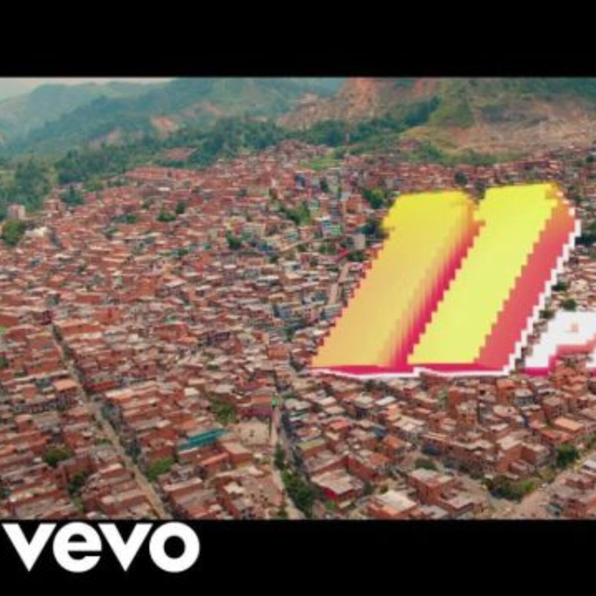 Maluma publicó el disco 11:11 y el video 11 PM