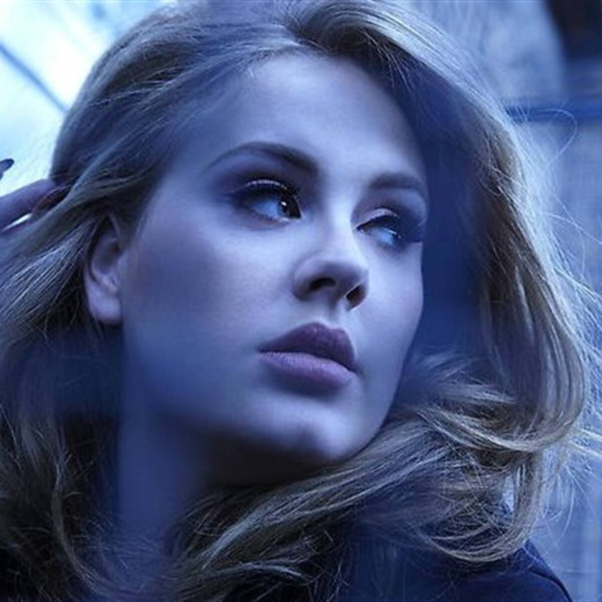 Adele la artista del 2012