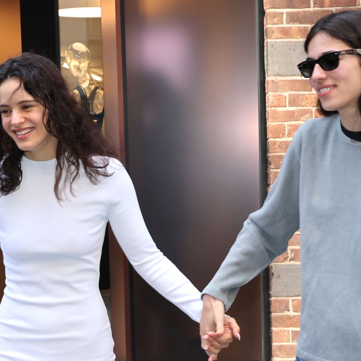 Segunda noche de Rosalía en Nueva York: De Marcello Hernández en el confesionario a las dedicatorias a su novia y a Patti Smith