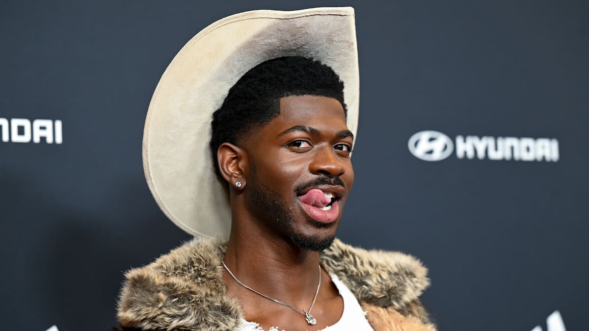 "Soy negro, gay y bipolar": así ha sido el regreso de Lil Nas X a la música tras caminar desnudo por Los Ángeles, ser arrestado y alejarse de la industria