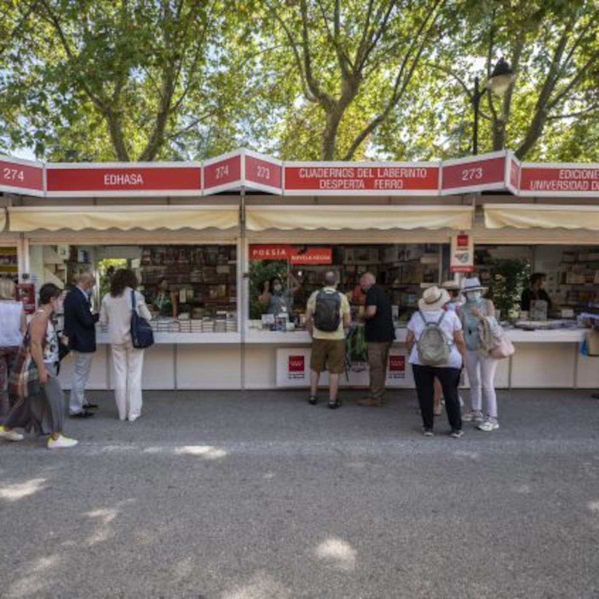 ¿Quién firma hoy, jueves 11 de junio, en la Feria del Libro 2026? Todos los autores y a qué hora estarán en el Retiro