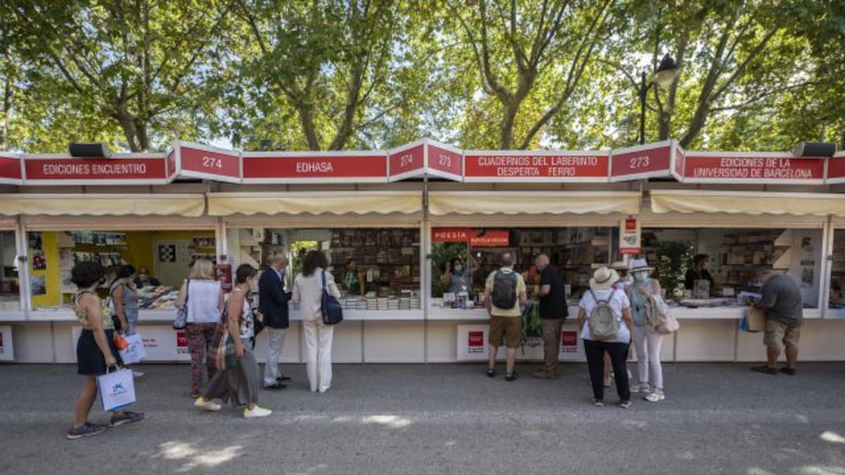 ¿Quién firma hoy, jueves 11 de junio, en la Feria del Libro 2026? Todos los autores y a qué hora estarán en el Retiro