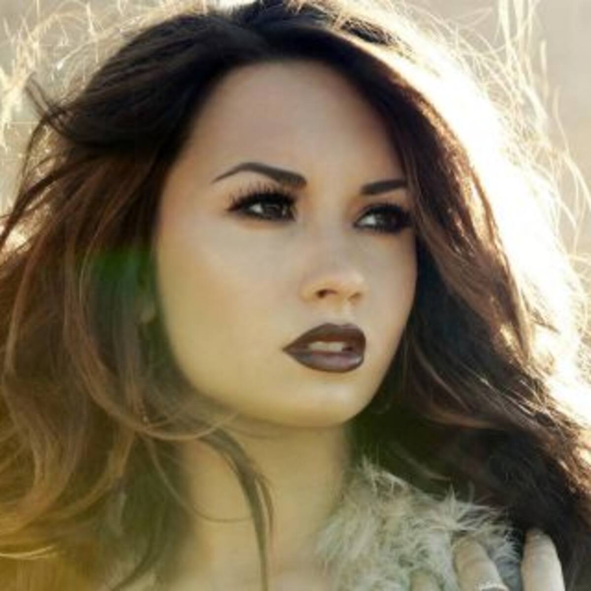 ¡Demi Lovato usa los tampones en el lugar equivocado!