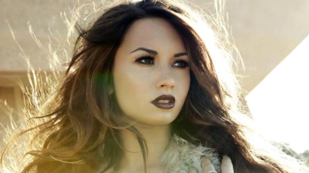 ¡Demi Lovato usa los tampones en el lugar equivocado!