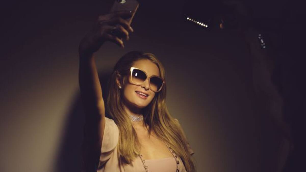 ¿Te acordás de Paris Hilton? ¡Regresó con un club nocturno en su casa!