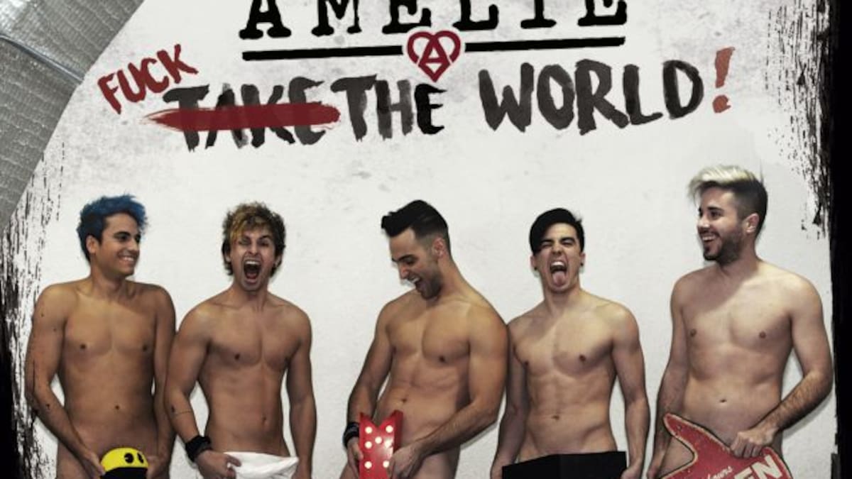 Amelie se desnuda en la portada de su disco Take The World