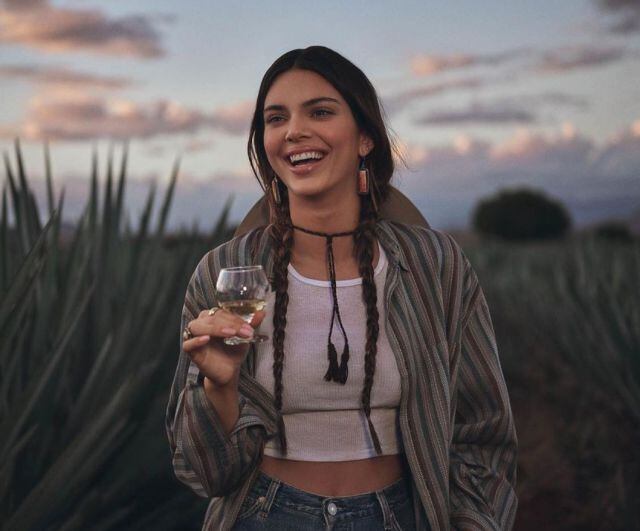 Las trenzas, el outfit y tomar tequila de una copa fue lo que más criticaron en Kendall