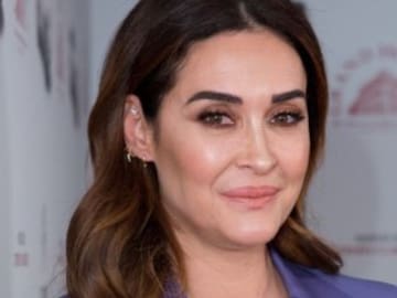 Vicky Martín Berrocal vuelve a triunfar con dos de sus diseños para las bodas de plata de una amiga suya