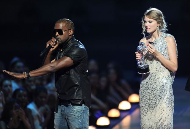 Taylor Swift y Kanye West durante la ceremonia de los Premios MTV en 2009.