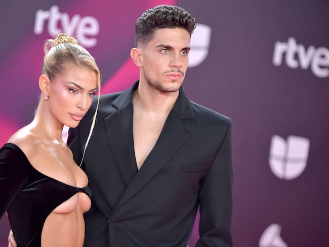 Jessica Goicoechea y Marc Bartra en los Latin Grammy