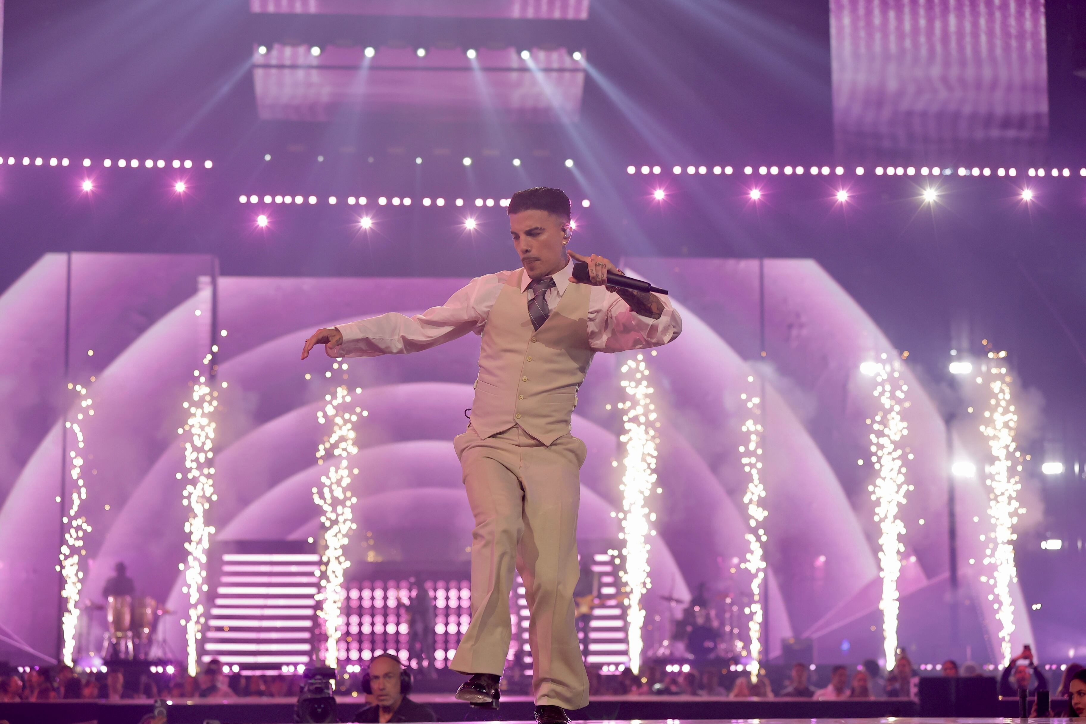 Rauw Alejandro encendió el escenario de LOS40 Music Awards Santander 2024 con su espectacular directo. Era el preludio de lo que iba a llegar.