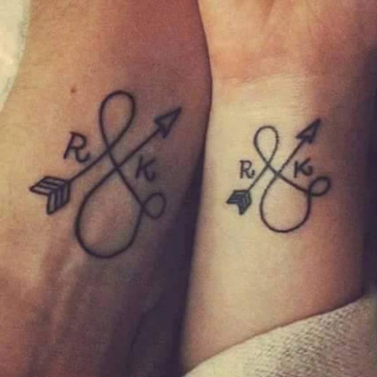 Estos son los tatuajes perfectos para hacertelos en pareja