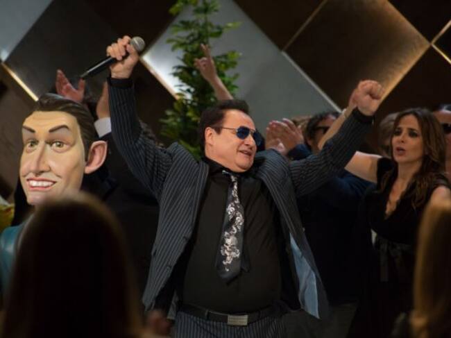 Chimo Bayo revoluciona el funeral de Arturo Valls