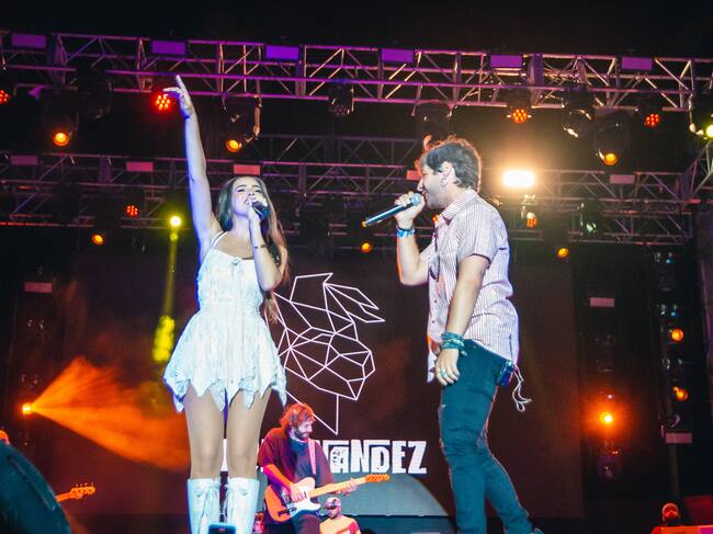 Polo Nández y Mar Lucas compartieron escenario para interpretar una de sus últimas colaboraciones, 'Parte de mí'.